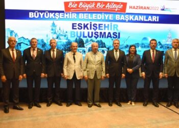 CHP’li büyükşehir belediye başkanları Eskişehir’de buluştu