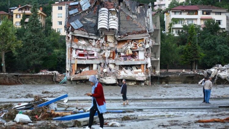 Bakanlıktan Batı Karadeniz için sel uyarısı