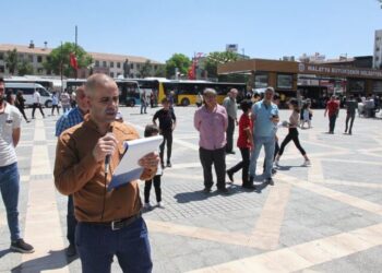 Zamlara karşı tek başına eylem yaptı