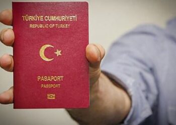 Skandal görüntüler: Kenya’da bit pazarında Türk vatandaşlığı reklamı!