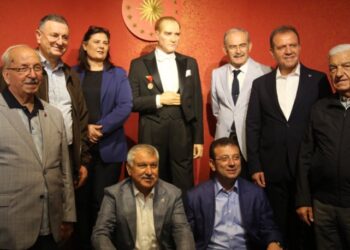 CHP’li belediye başkanlarından anlamlı fotoğraf