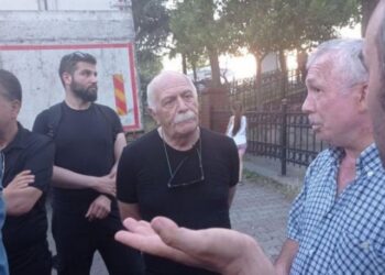 Orhan Aydın, kentsel dönüşüme karşı direnen Fetihtepe halkını ziyaret etti