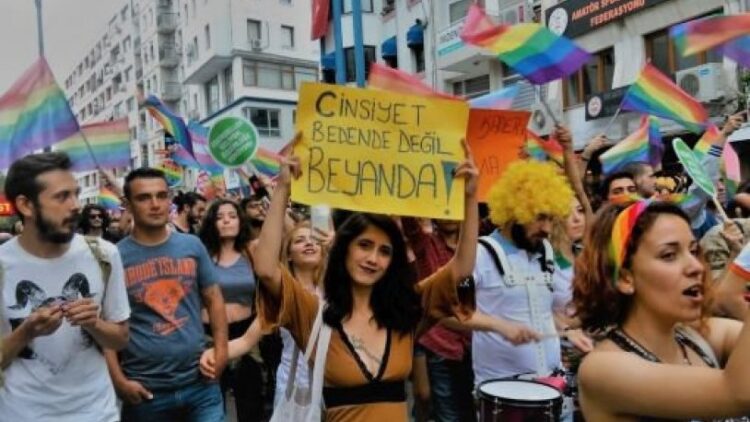 İzmir Valiliği’nden  ‘Onur Haftası’ etkinliğine yasak