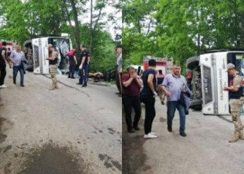 Akademisyenleri taşıyan araç devrildi: Ölü ve yaralılar var
