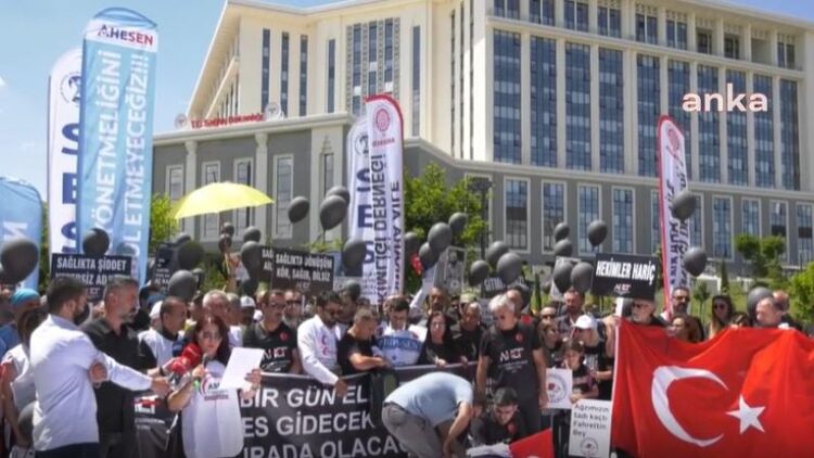 Aile Hekimleri: Sözleşme ve ödeme yönetmeliği iptal edilsin