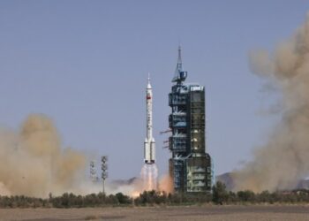 Çin’in Shenzhou-14 uzay aracı belirlenen yörüngeye girdi, mürettebatın durumu iyi