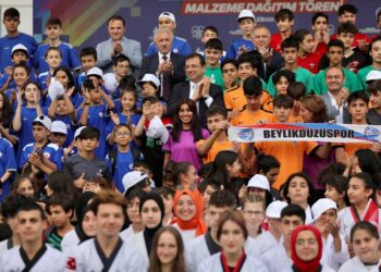 İBB’den amatör spor kulüplerine 30,7 milyon TL’ değerinde destek