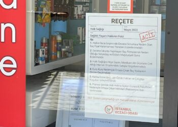 Eczacılardan ‘Reçete’ başlıklı afiş eylemi