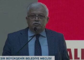 CHP’li Deveciler AKP’li Balıkesir Belediye Başkanı Yılmaz’ı istifaya çağırdı