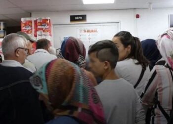 Tarım Kredi Kooperatifi marketinde ucuz şeker kuyruğu