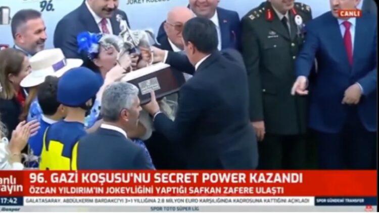 İmamoğlu’nun ismi geçince A Spor yayını kesti