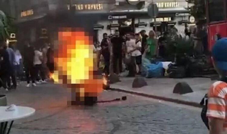 Galata’da kendini yakan şahsı söndüren esnaf konuştu