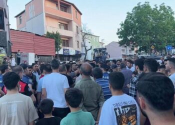 Taciz iddiası mahalleyi ayağa kaldırdı! Ortalık savaş alanına döndü