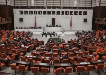 Basın ve sosyal medya düzenlemesi komisyonda
