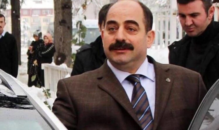 Firari savcılar Zekeriya Öz ve Fikret Seçen’in 83 yıla kadar hapsi istendi