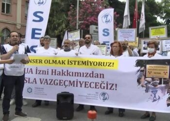 Sağlık çalışanlarından basın açıklaması