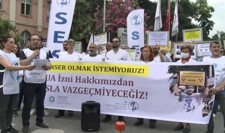 Sağlık çalışanlarından basın açıklaması