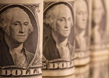 Piyasalar altüst: Dolar, 17’yi; Euro ise 18’i geçti!
