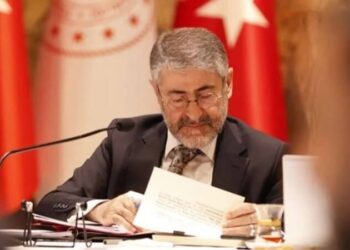 Nebati hakkında suç duyurusu: ‘Benimle uğraşacağına ekonomiyle ilgilensin’