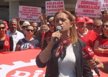 DİSK sokaklara indi: ‘Ekmeğimiz küçüldü’