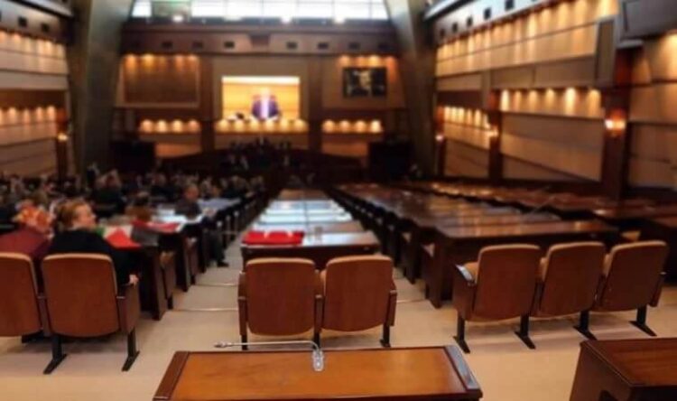 İBB Meclisi’nde ‘Gezi’ gerilimi: Erdoğan’ın sözlerini okudu, tartışma çıktı