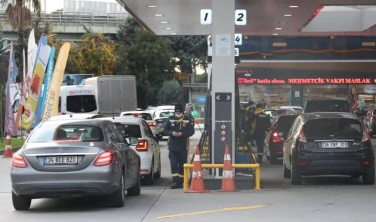 Brent petroldeki sert düşüş akaryakıt fiyatlarına yansıyacak mı?