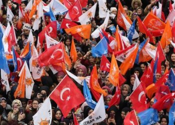 İşte son anket sonuçları: İktidar seçmeniyle karşı karşıya
