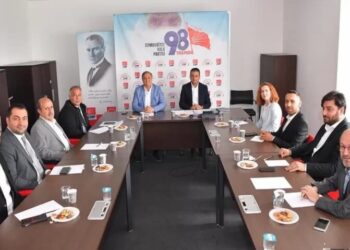 CHP’den ‘Kent Konseyleri Masası’