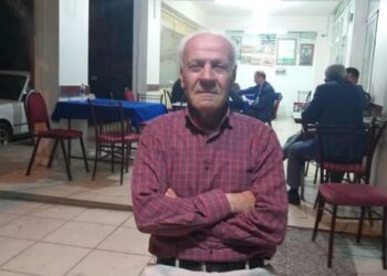 Boşanma aşamasındaki eşi ile oğlunu katletti