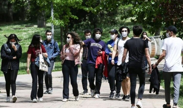 Okumak için iş bulmak şart oldu