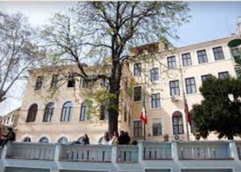 Ünlü İtalyan lisesinde akran zorbalığı… Yazışmalar tüm okula yayıldı