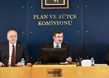 Sürtük lafını iade ediyorum’ diyen Bekaroğlu’na: Hakaret etmeyin