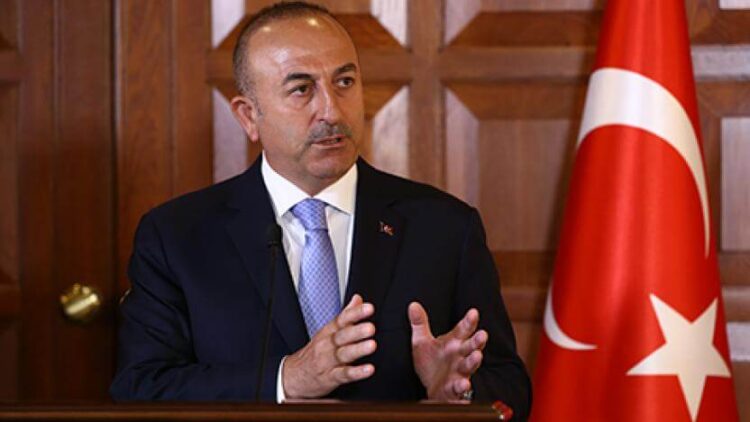 Çavuşoğlu: Yunanistan ihlallerden vazgeçmezse Adaların egemenliği tartışılacak