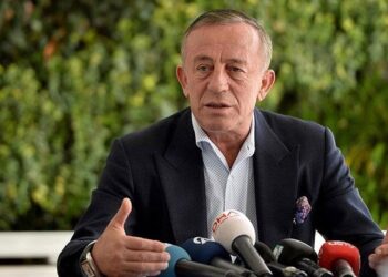 Ali Ağaoğlu kalp krizi geçirdi