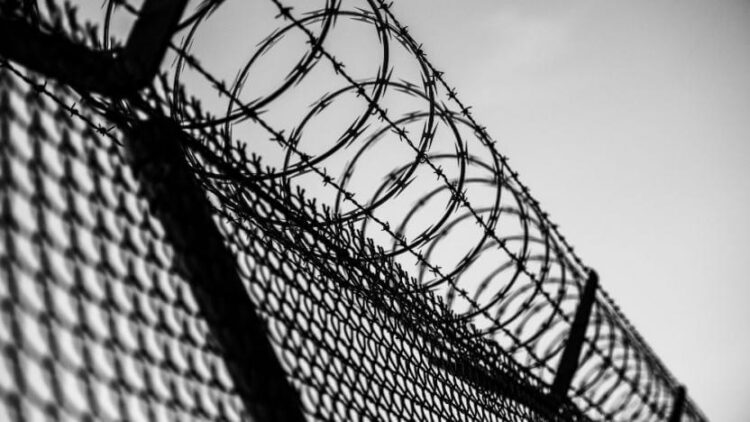 Tutuklu sayısı 42 bin kişi daha arttı