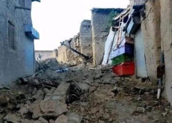 Ülke korkunç depremle uyandı: Yüzlerce ölü var