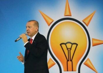 ‘AKP gümbür gümbür dağılıyor’