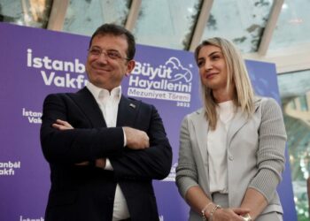 Dilek İmamoğlu öncülüğündeki ‘Büyüt Hayallerini’ ilk mezunlarını verdi