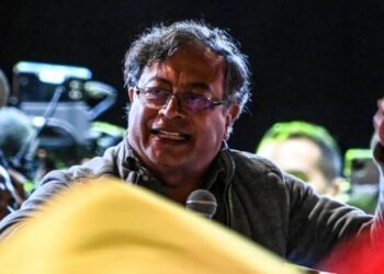 Kolombiya Devlet Başkanı Petro: Venezuela’yla görüşmelere başladım