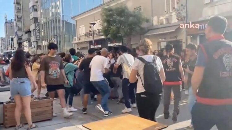 İzmir’deki Onur Yürüyüşü’ne polis saldırısı: 8 gözaltı