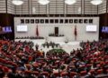 Meclis’te AKP-CHP gerginliği: ‘Terbiyesizlik yapma!’