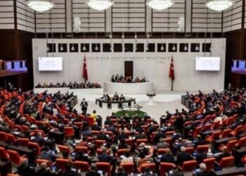 Meclis’te AKP-CHP gerginliği: ‘Terbiyesizlik yapma!’