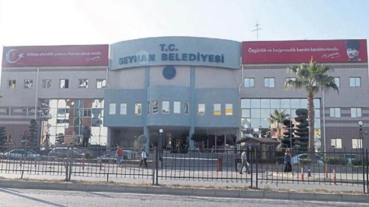 Adana’da operasyon: Seyhan Belediyesi’nde arama yapıldı