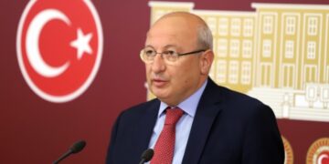 CHP’li Çakırözer gazetecilere yönelik şiddeti gündeme getirdi
