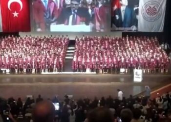 CHP’li Akkuş İlgezdi’den hekimlik andı sansürüne tepki