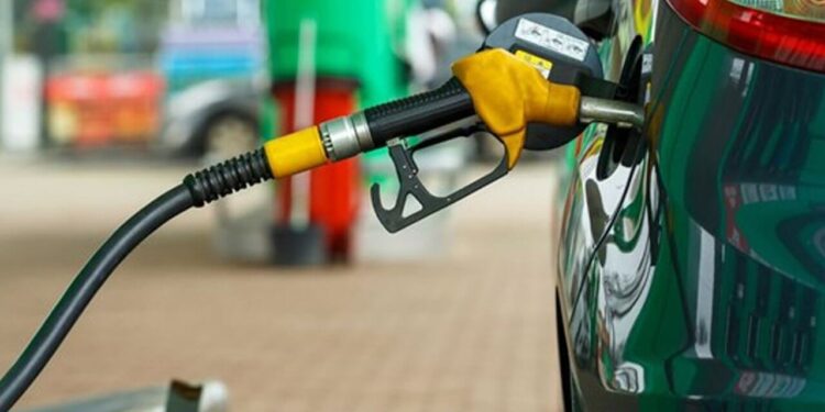 Benzine indirim, otogaza zam geldi