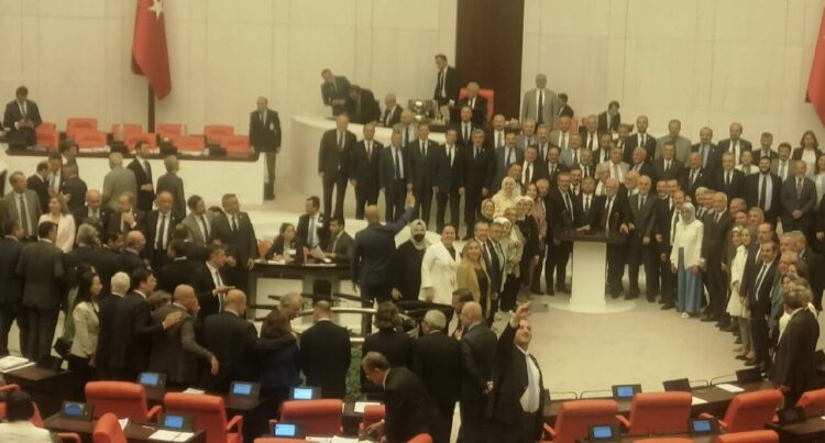 3600 ek gösterge ve öğrenci affı yasa teklifi TBMM’den geçti