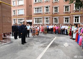 Xi, Urumçi’de etnik azınlıklarının yoğun bir şekilde yaşadığı bir mahalleyi inceledi