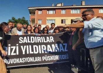 Alevi kurumlarına yönelik saldırılar birçok ilde protesto edildi