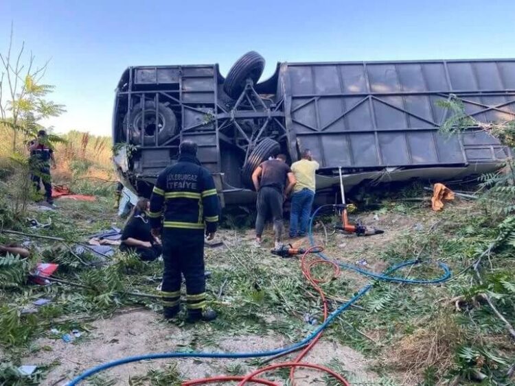 Kırklareli’nde yolcu otobüsü devrildi: Çok sayıda ölü ve yaralı var